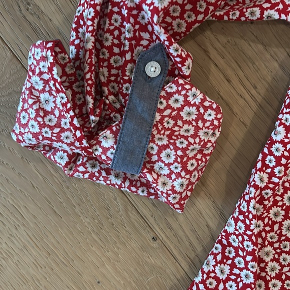 Tommy Hilfiger red floral button down shirt - Picture 3 of 11